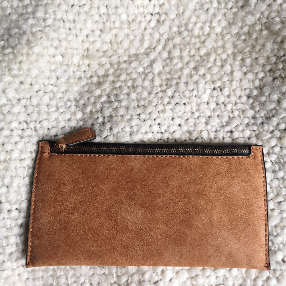 🏷️2/$20🏷️ Simple clutch